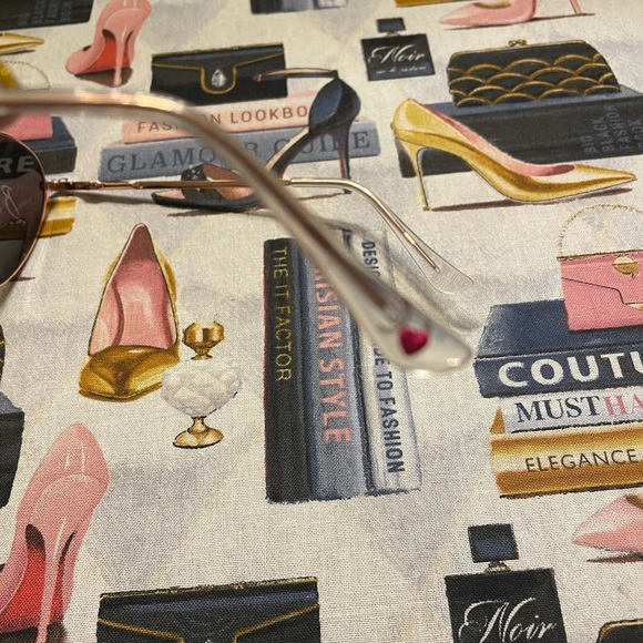 Betsey Johnson ombré aviator sunglasses - Picture 7 of 10